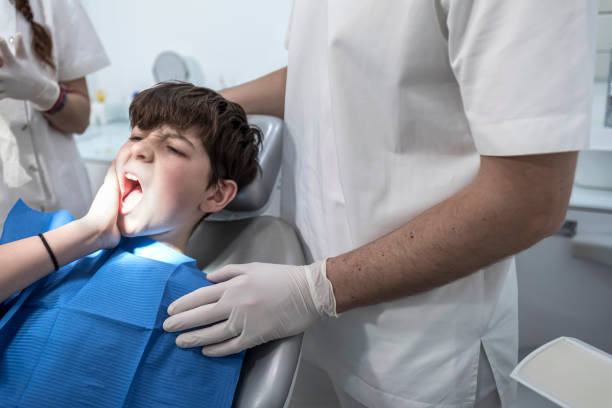 Best Emergency Tooth Extraction  in Madisonville, TX